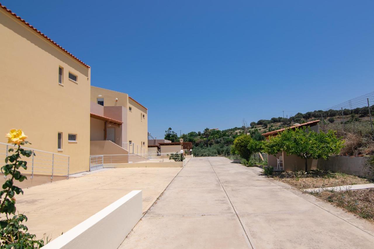 Yanni'S Villas Adelianos Kampos Buitenkant foto